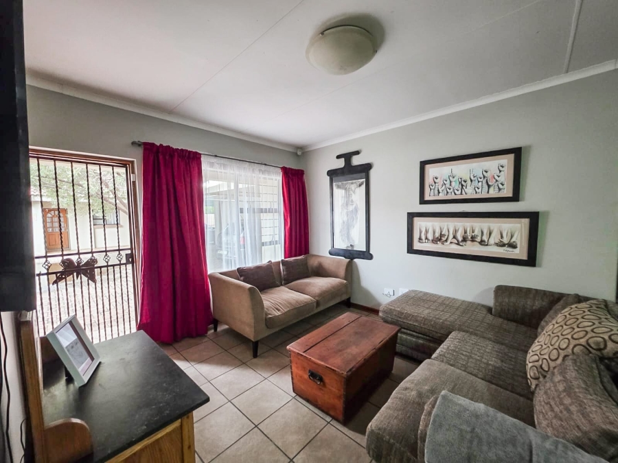 3 Bedroom Property for Sale in Kannoniers Park North West